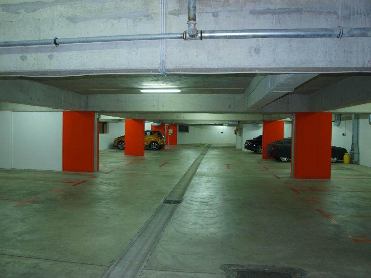 포레치 Lucia Exclusive With Parking In The Garage 아파트 외부 사진